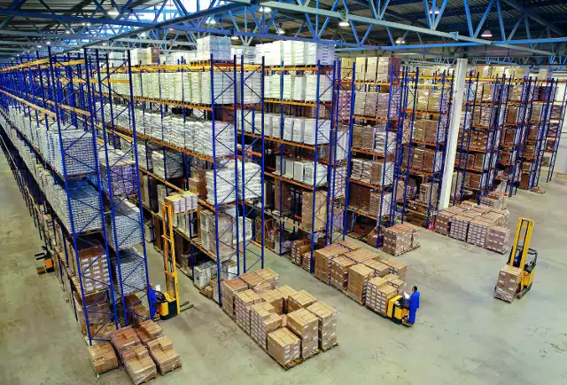 Логістичний склад PPL (група DHL, Чехія, Říčany біля Праги)